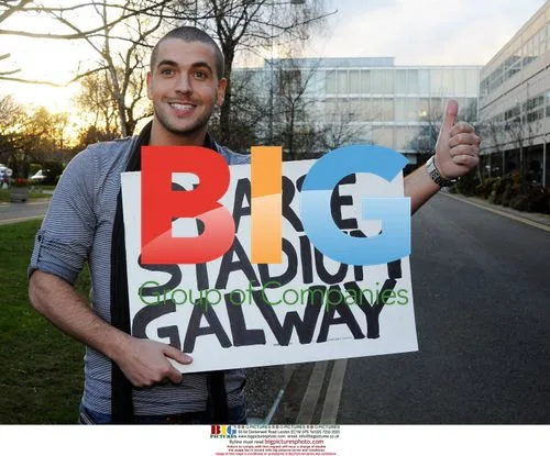 Shayne Ward Hitchhiking in Dublin