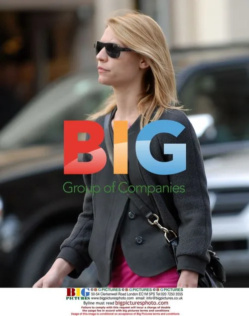 Clare Danes shops in Soho, NY
