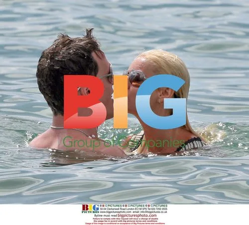 Elisha Cuthbert and Dion Phaneuf on Hawaii Beach