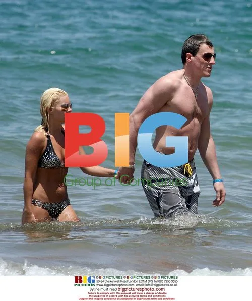 Elisha Cuthbert & Dion Phaneuf on Maui Vacation
