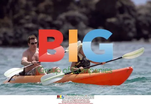 Elisha Cuthbert & Dion Phaneuf Vacation in Maui