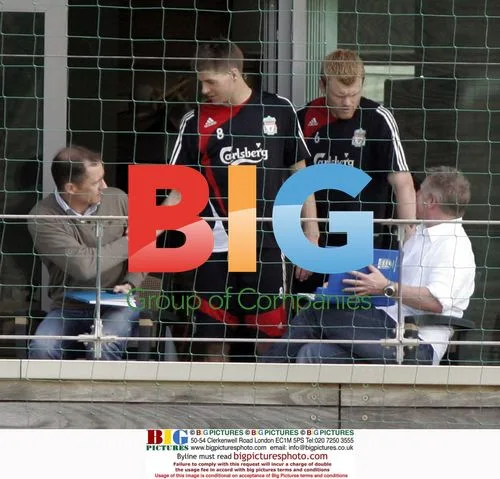 Liverpool players Gerrard and Riise at training