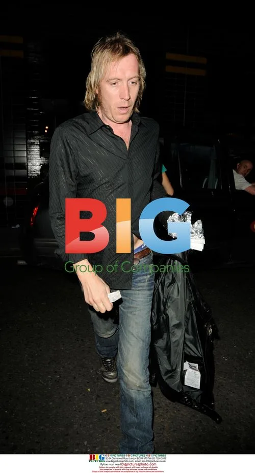 Sienna Miller and Rhys Ifans Arriving Home