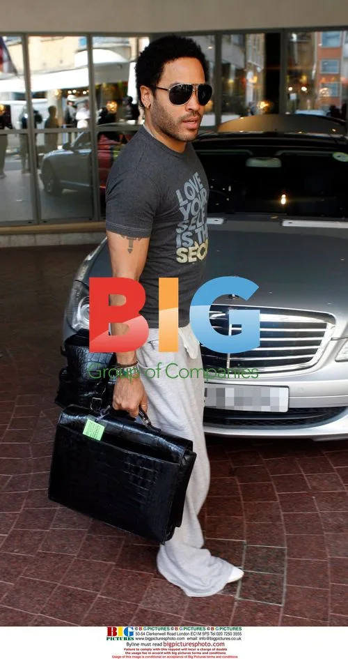 Lenny Kravitz leaving London hotel