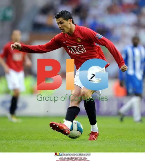 Cristiano Ronaldo Celebrates Premier League Trophy