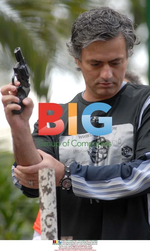 Jose Mourinho starts half marathon in Setubal