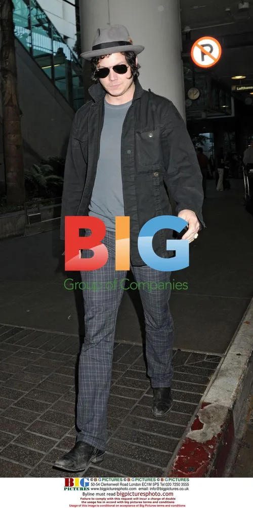 Jack White Lands at LAX