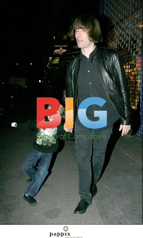 Liam Gallagher and son Gene do kung-fu