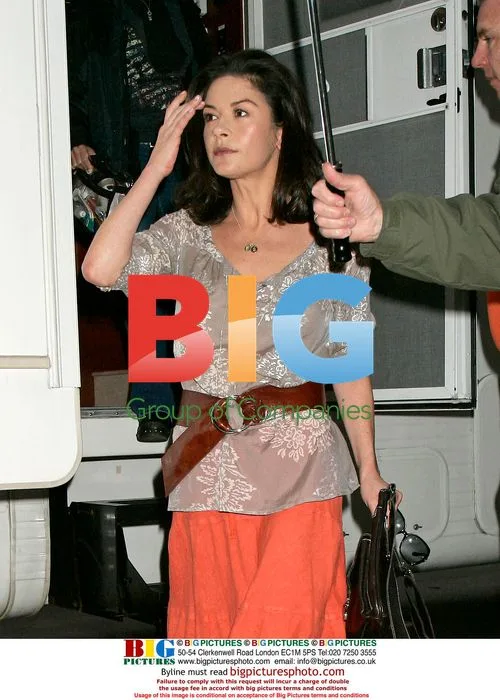 Catherine Zeta-Jones and John Schneider on 'The Rebound' set