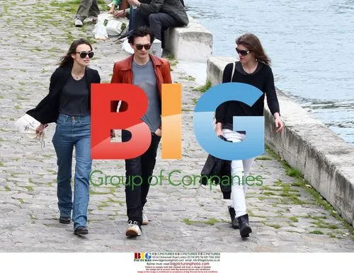 Keira Knightley and Rupert Friend on Seine Docks