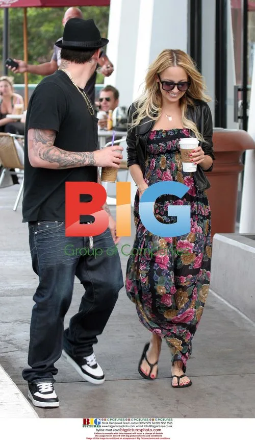Nicole Richie and Joe Madden get coffee