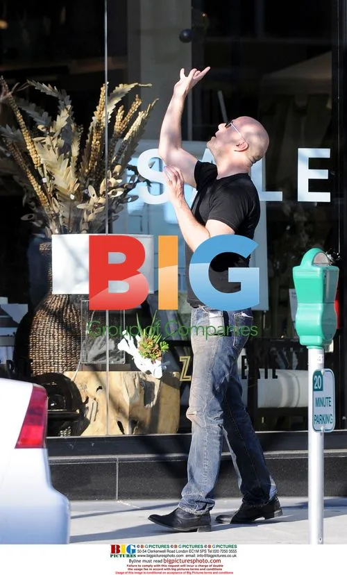 Bruce Willis with daughters in LA