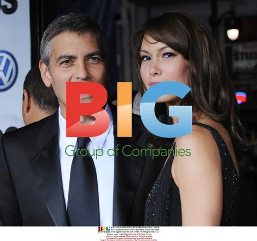 George Clooney and Sarah Larson at 'Leatherheads' premiere