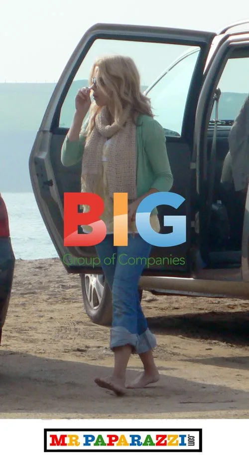 Melinda Messenger and family on holiday in Cornwall