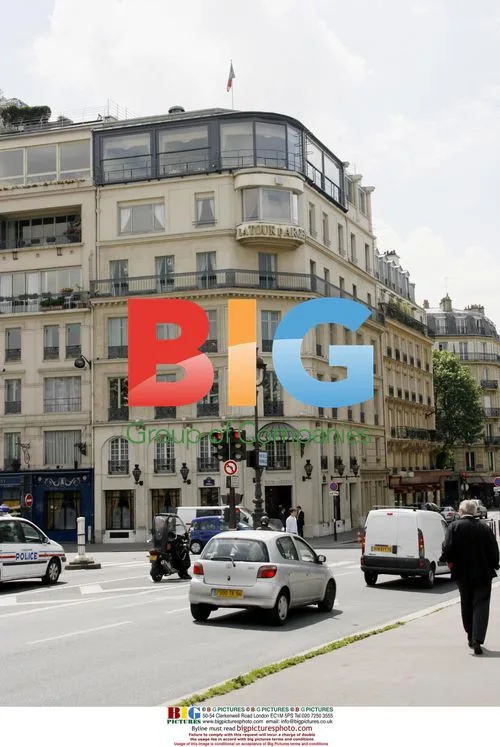 Jose Mourinho Dining in Paris