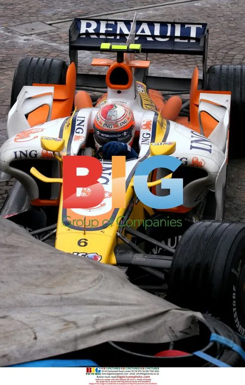 Nelson Piquet Jr crashes at Monaco Grand Prix
