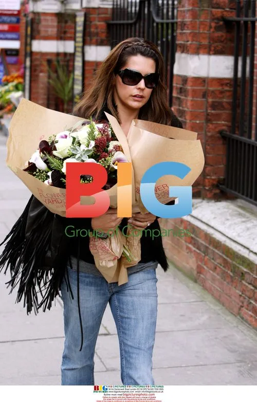 Gary Liniker and girlfriend Danielle Bux shopping