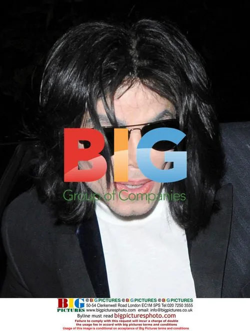 Michael Jackson Takes Kids Trick-Or-Treating