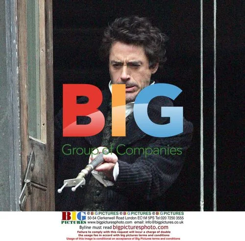 Robert Downey Jnr on Sherlock Holmes set