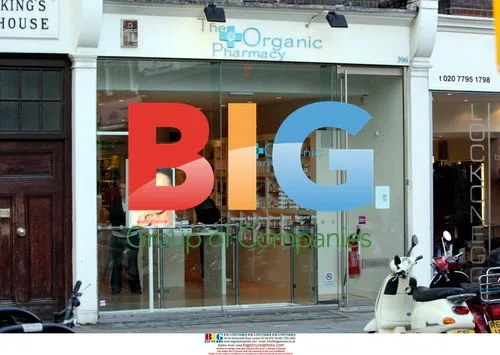 Carly Zucker shopping in London