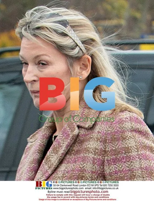 Gillian Taylforth Shops for Wine After 'Strictly'