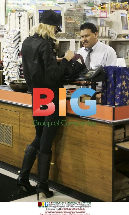 Paris Hilton Grocery Shopping in Bel-Air