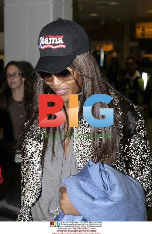 Naomi Campbell supports Obama at Heathrow