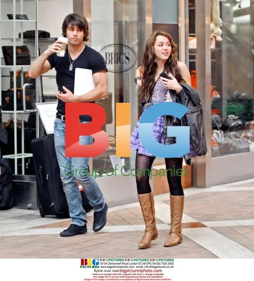 Miley Cyrus and Justin Gaston Shopping