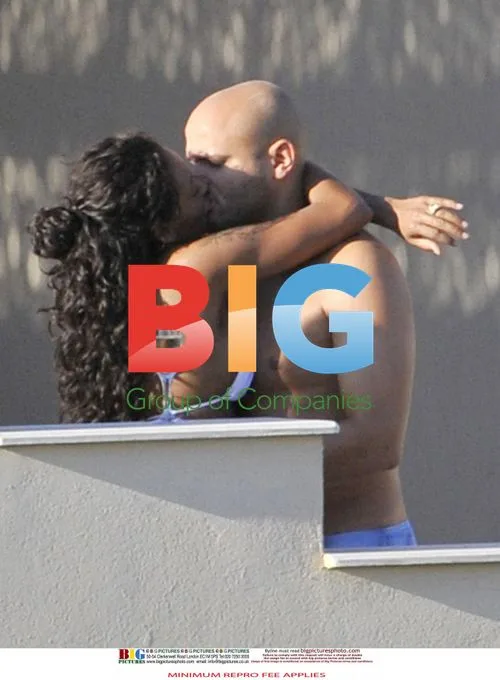 Mel B and Stephen Belafonte Kissing in Egypt