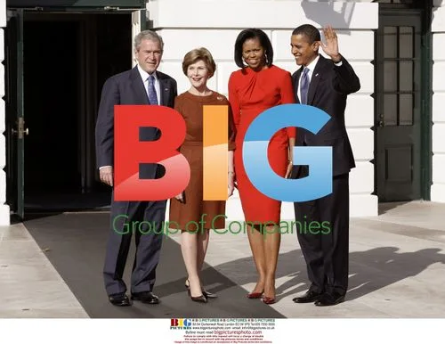 Obama and Bush families meet at White House