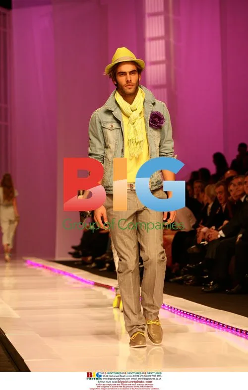 Mango Spring / Summer 2009 fashion show