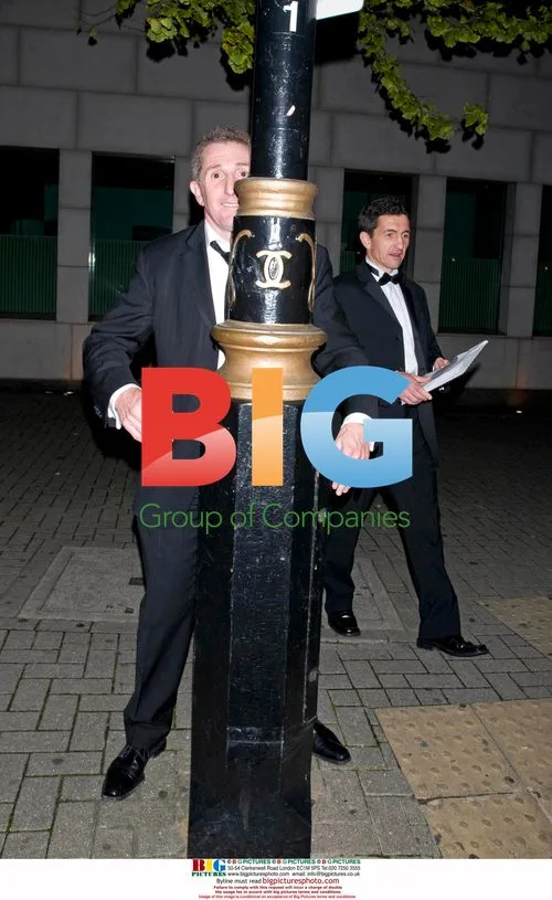 Former rugby star tackles lamp post