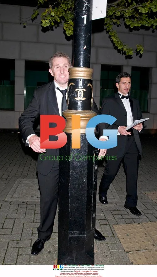 Jonathan Davies Tackles Lamp Post in Mayfair