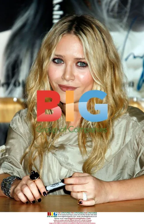 Olsen Twins at Book Signing