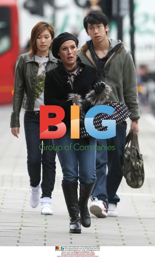 Jessie Wallace Passes Cheeky Stranger in London