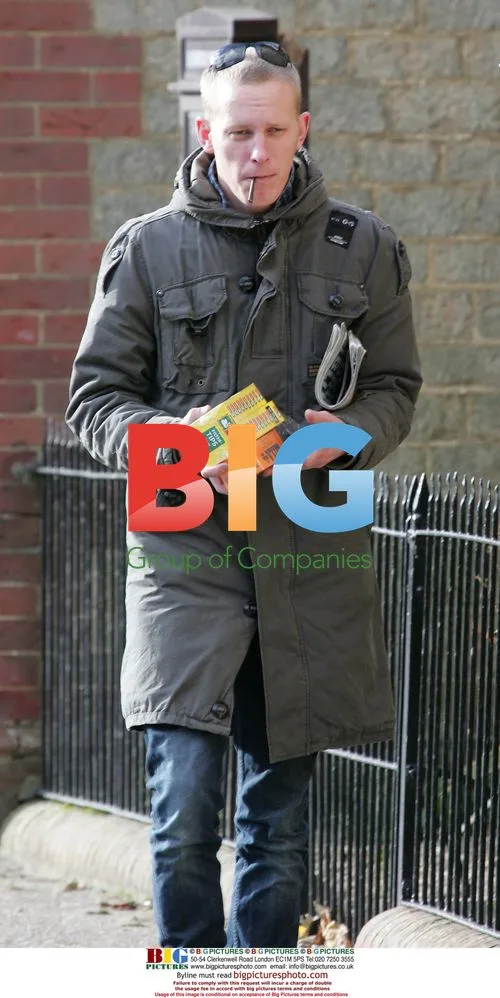 Billie Piper's husband Laurence Fox shops for tobacco