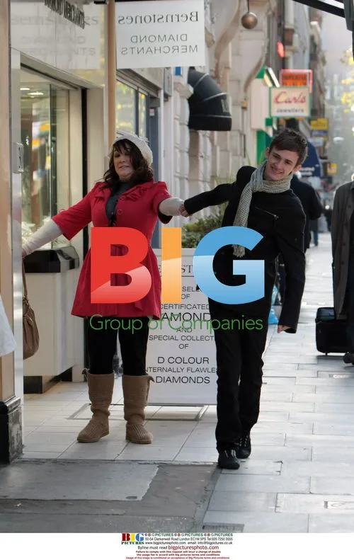 Big Brother 2008 Couple Luke and Becks Shop for Engagement Ring