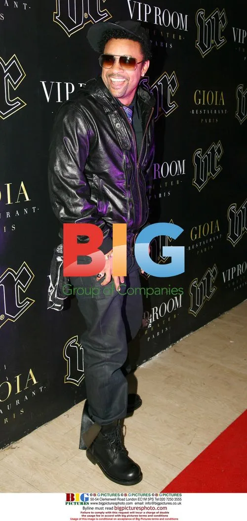 Shaggy at the club VIP ROOM in Paris