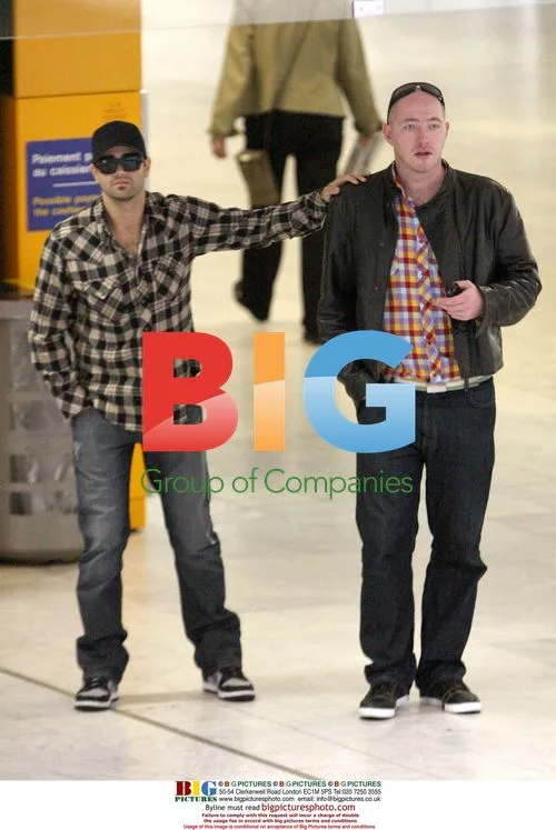 Jesse Metcalfe Leaves Wheelchair From Nice Airport