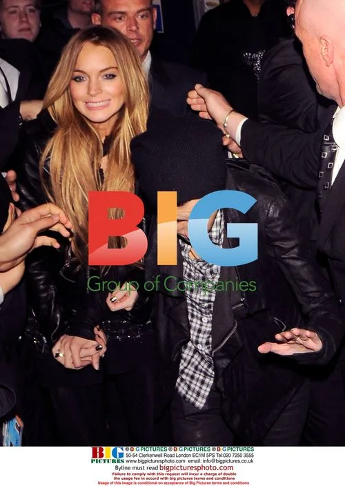 Linsday Lohan and Sam Ronson leaving Cafe de Paris