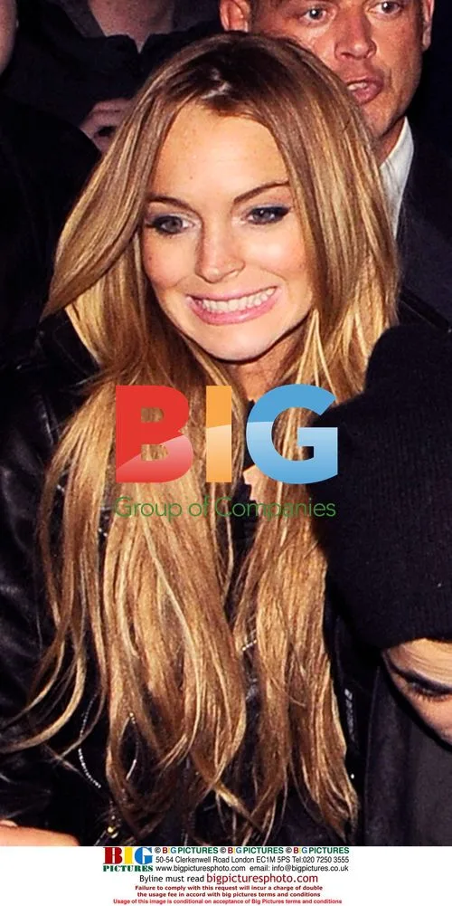 Linsday Lohan and Sam Ronson leave Cafe de Paris