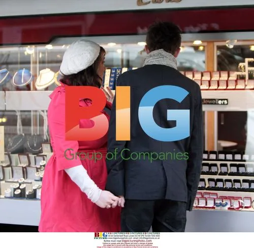 Big Brother 2008 Couple Luke and Becks Shopping