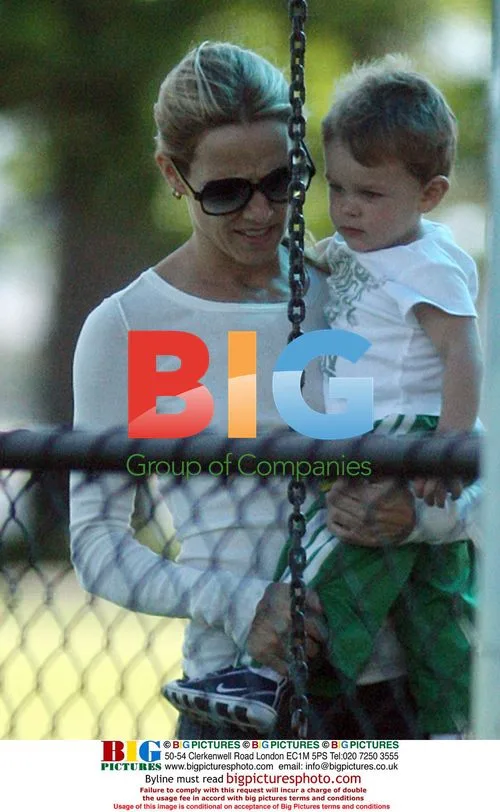 Sheryl Crowe and son visit playground in Perth
