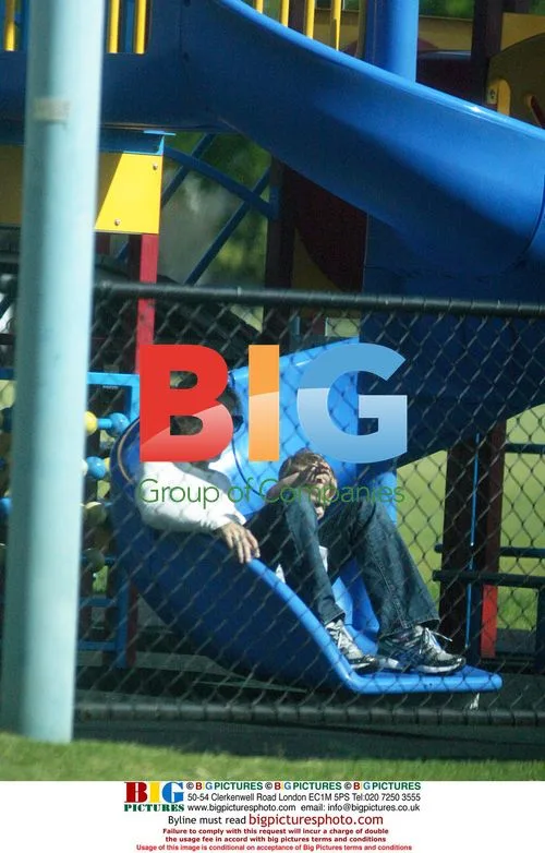 Sheryl Crowe and son visit Perth playground