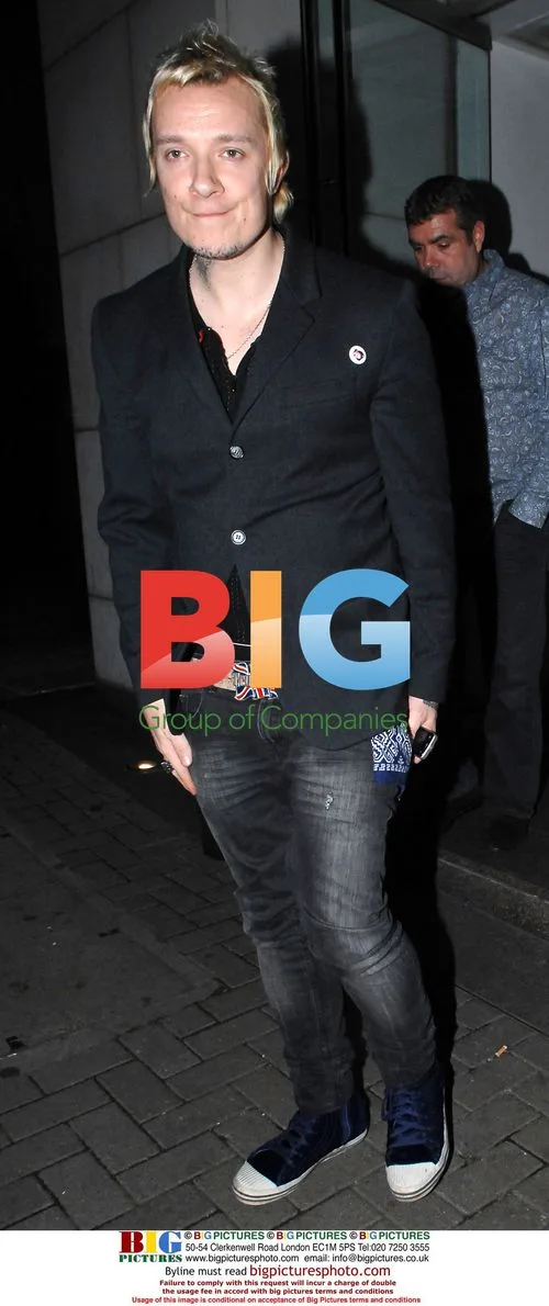 Liam Gallagher Leaves Nobu with Wife and Friends