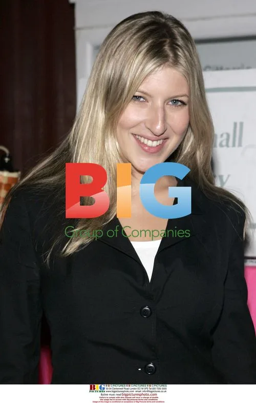 Anna Gunn at Pippi Small Jewelry Store