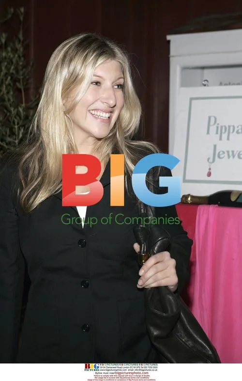 Anna Gunn at Pippi Small Jewelry Store Opening