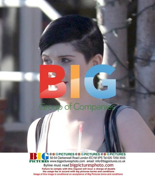 Kelly Osbourne and friend shop in Hollywood