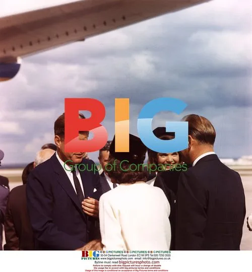 JFK and Jacqueline arrive in Texas