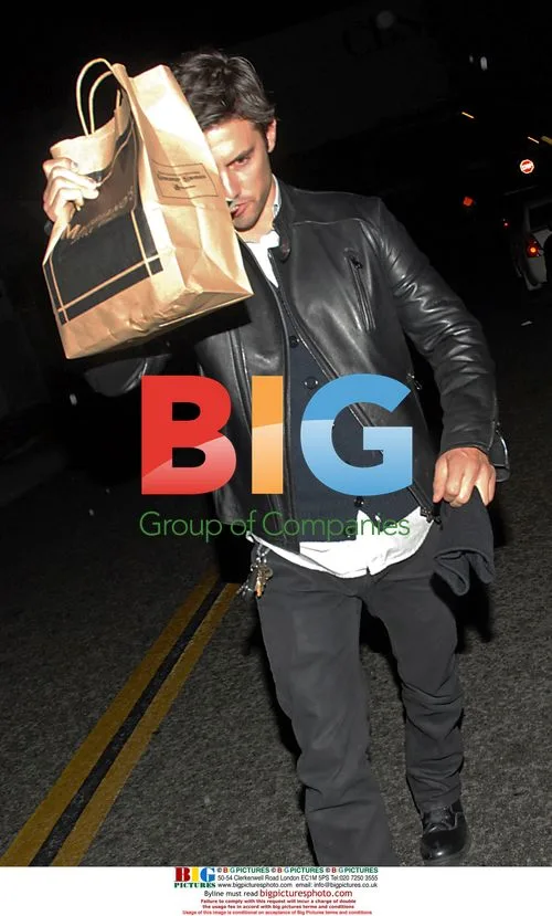 Hayden Panettiere and Milo Ventimiglia Leave Maggiano's